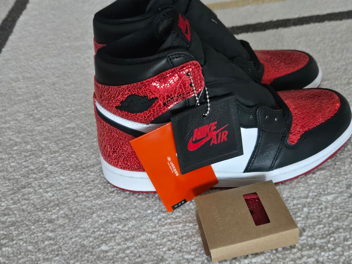 조던 1 레트로 하이 OG 루비 바시티 레드 블랙 상품이미지3