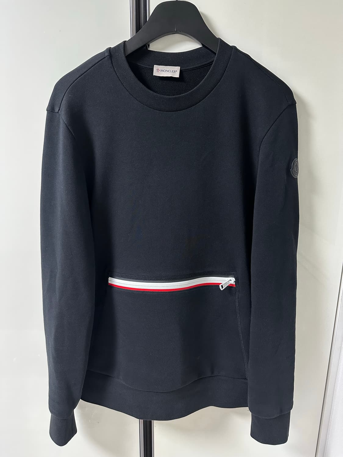 몽클레어 삼선 앞지퍼 맨투맨 상품이미지1