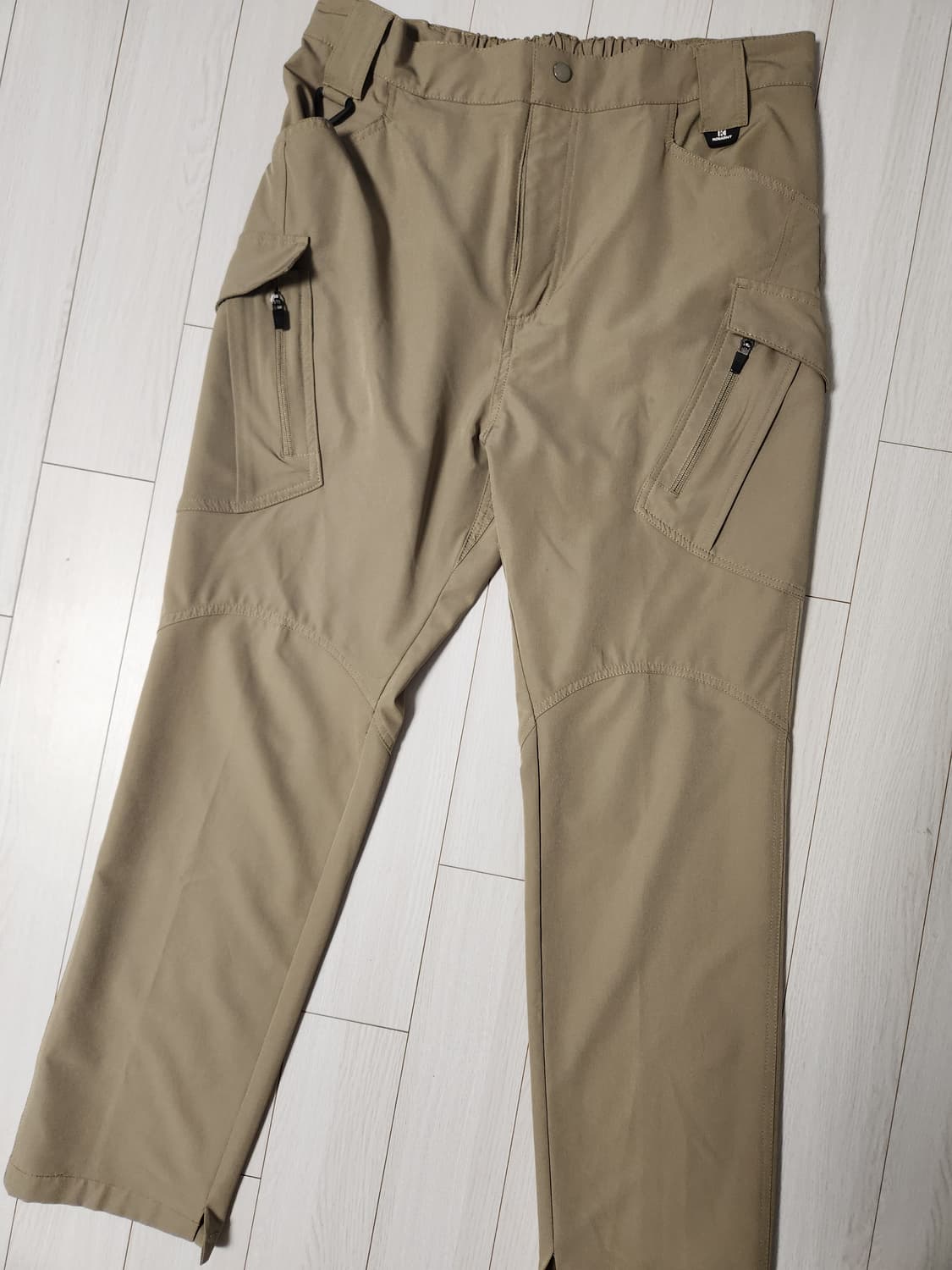 새상품급)코몽트 남성 빅포켓 아이스 허리밴딩 카고팬츠 사이즈34

여러  상품이미지1