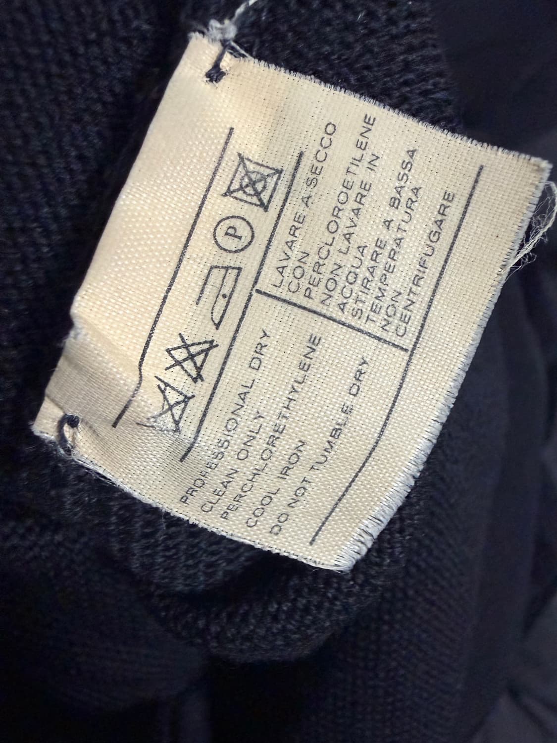 페라가모 금장 니트 가디건 상품이미지4