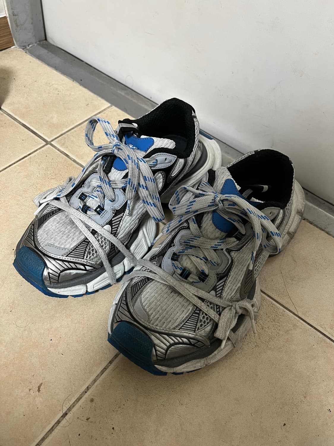 42) 발렌시아가 3XL 그레이 화이트 블루 상품이미지3