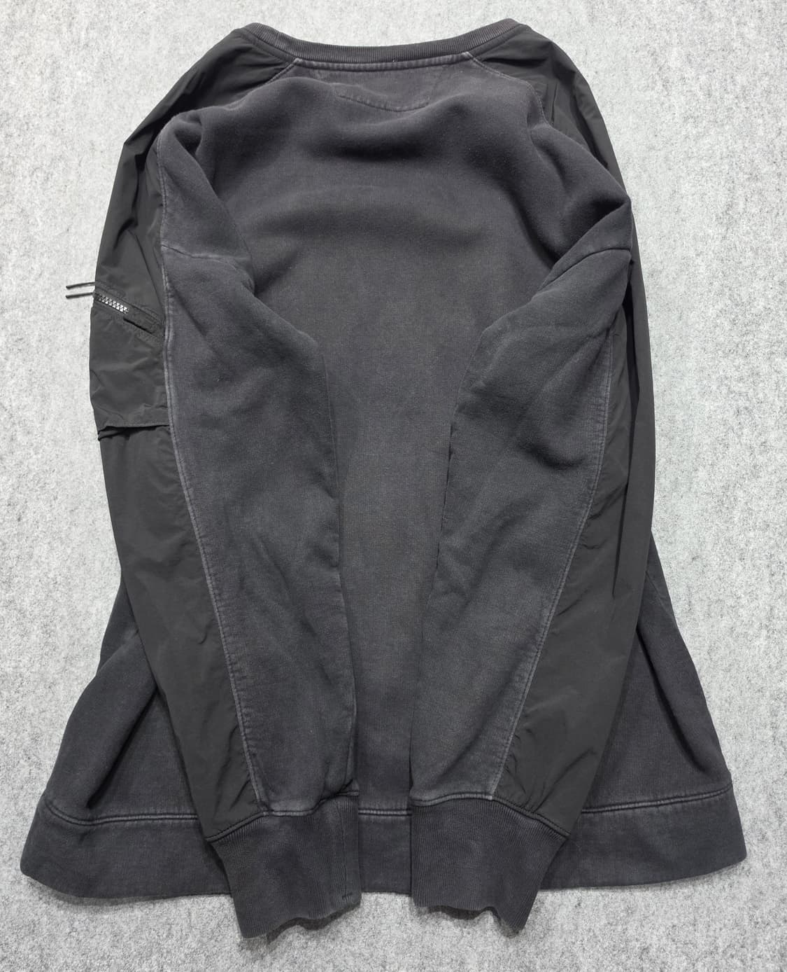 CP 컴퍼니 나일론 패치 포켓 렌즈 크루넥 맨투맨 2XL 상품이미지6