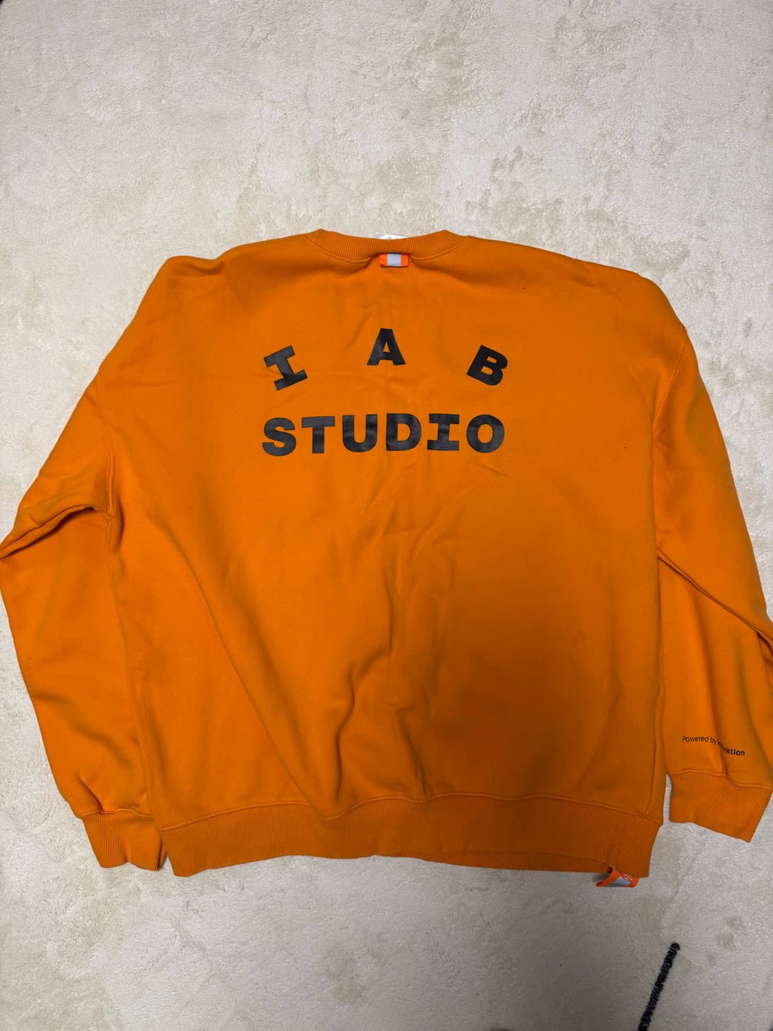 아이앱 x 두산 맨투맨 상품이미지2