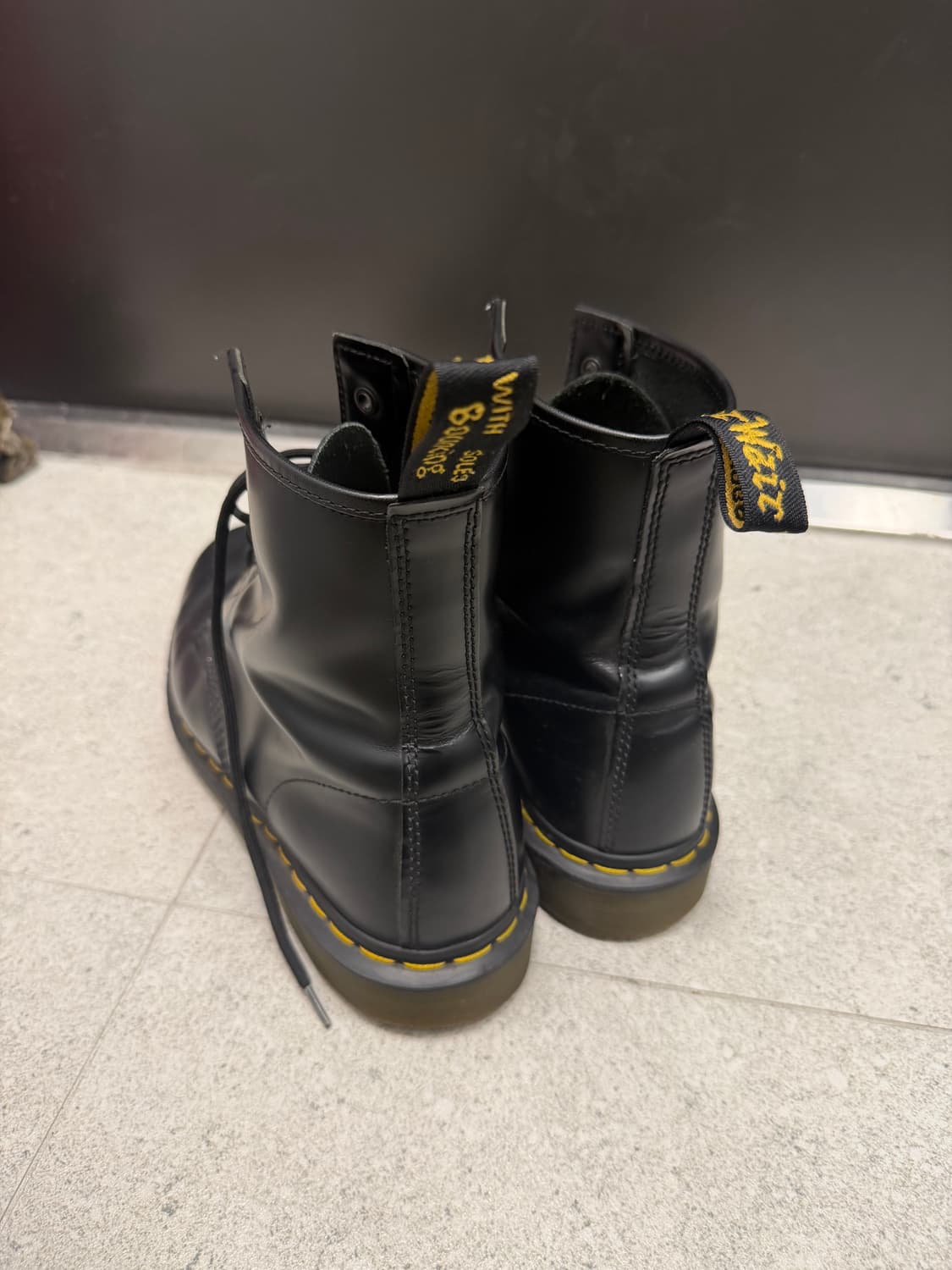 닥터마틴 1460 스무스레더 uk9 상품이미지2