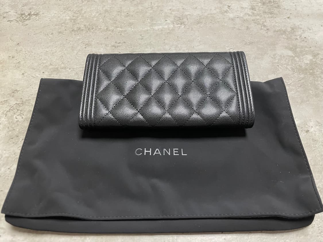 샤넬 보이 플랩 장지갑  캐비어 은장 풀박스 새제품 상품이미지3