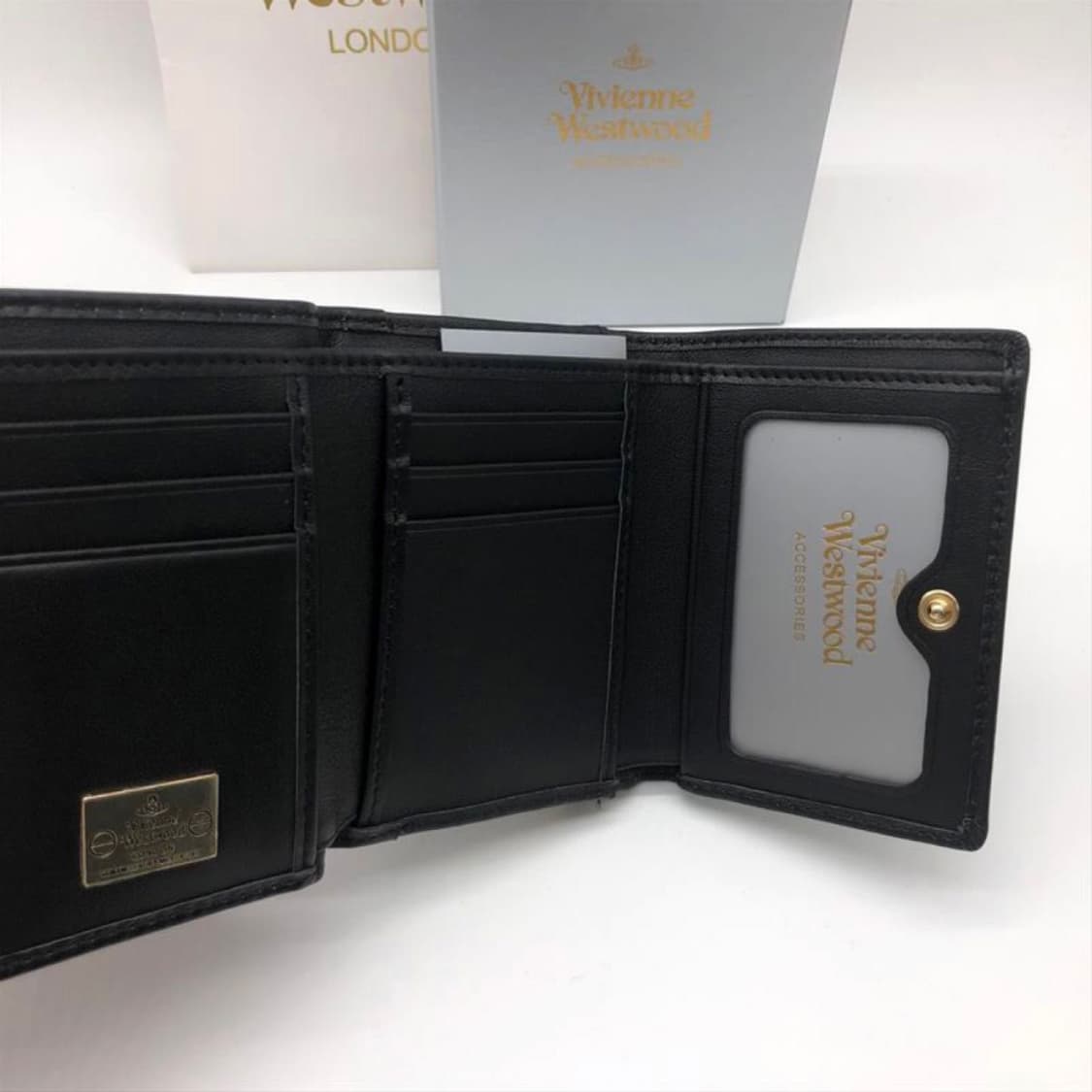 비비안웨스트우드 아카이브 앰보싱 orb 블렉 레더 하프월렛 반지갑 상품이미지5