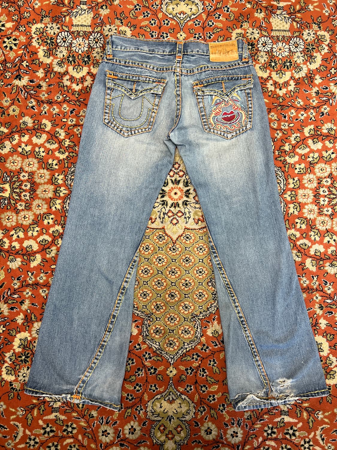 [34] 트루릴리전 아트워크 부츠컷 플레어 데님팬츠 상품이미지1