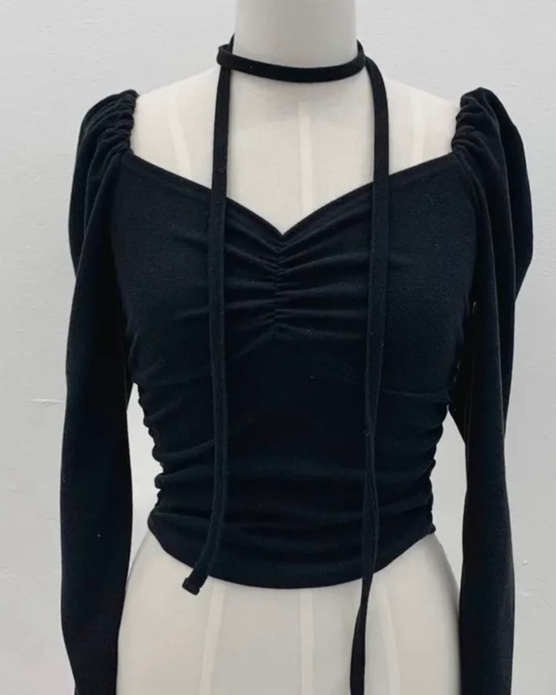 에이블리 셔링퍼프하트넥티셔츠 검정 상품이미지1