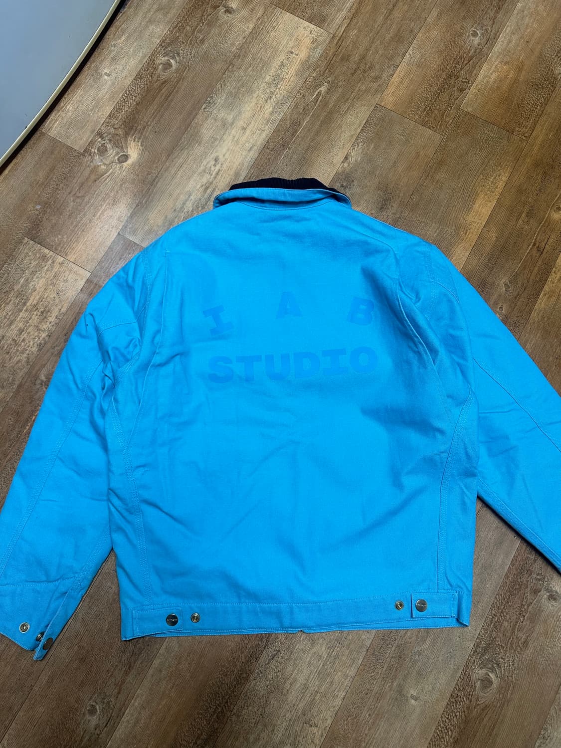 칼하트 WIP x 아이앱 스튜디오 OG 디트로이트 자켓 밀키 블루 상품이미지3