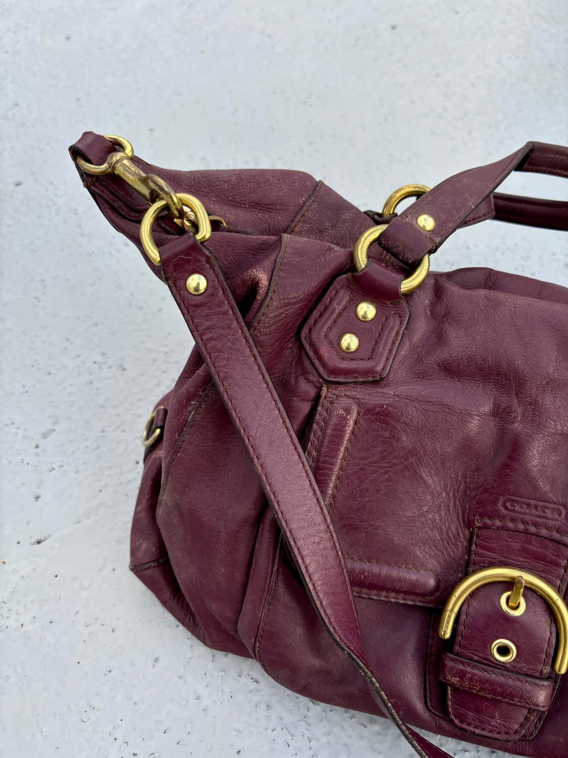 “Coach”00’s Burgundy Buckle Leather Bag 상품이미지3