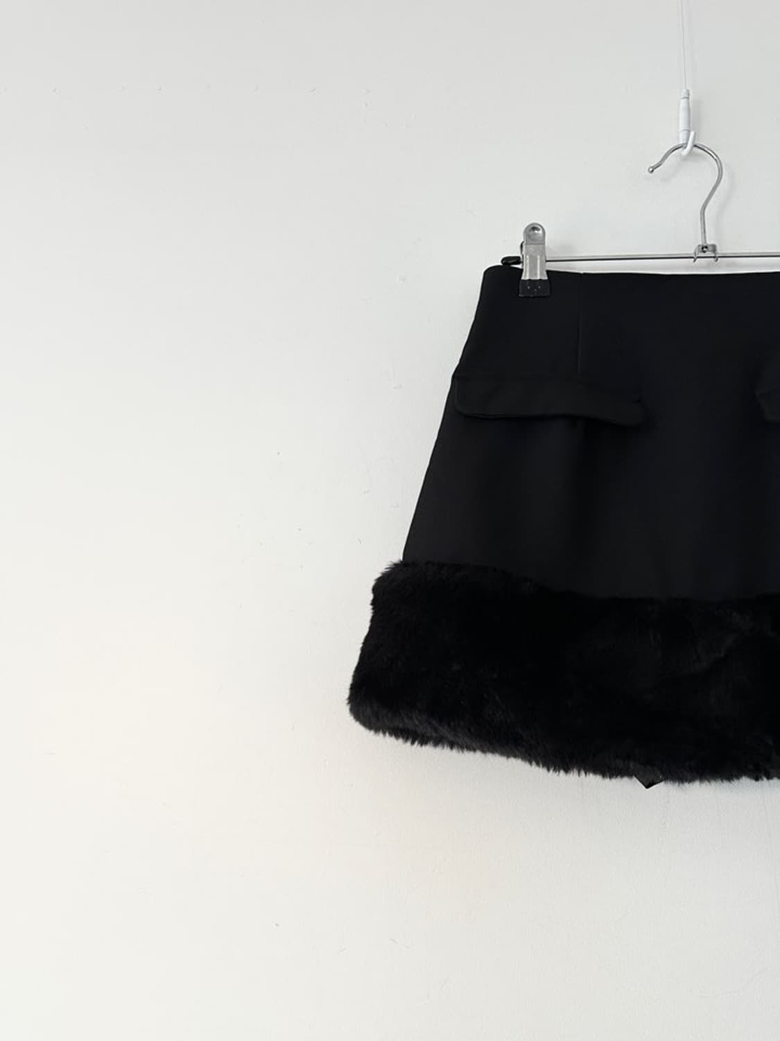 GRL Fur trimming mini skirt / black 상품이미지2