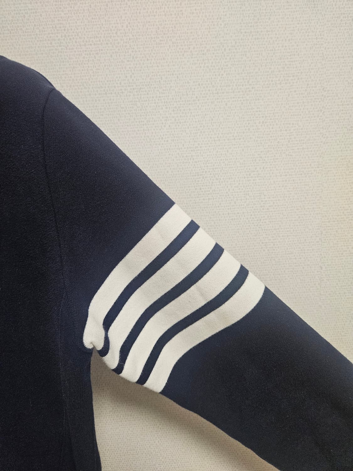 톰브라운 네이비 사선 맨투맨 4사이즈 상품이미지5