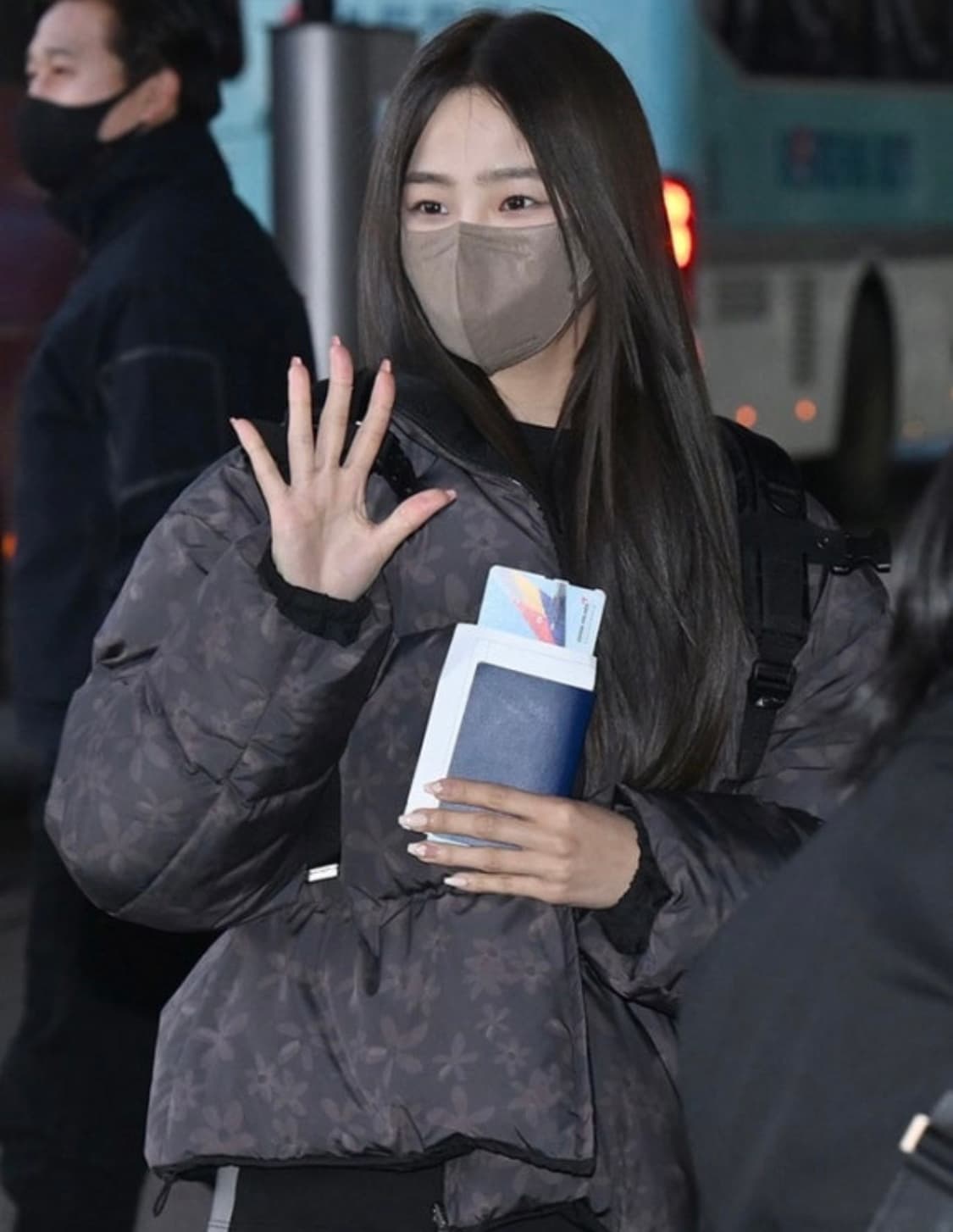 아모멘토 플라워 리버시블 푸퍼 패딩 2사이즈 상품이미지2