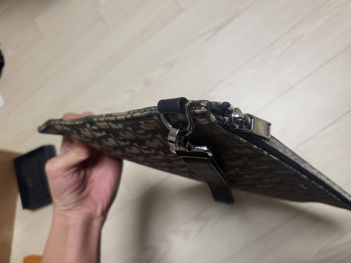 디올 오블리크 A4 클러치 스트랩 상품이미지6