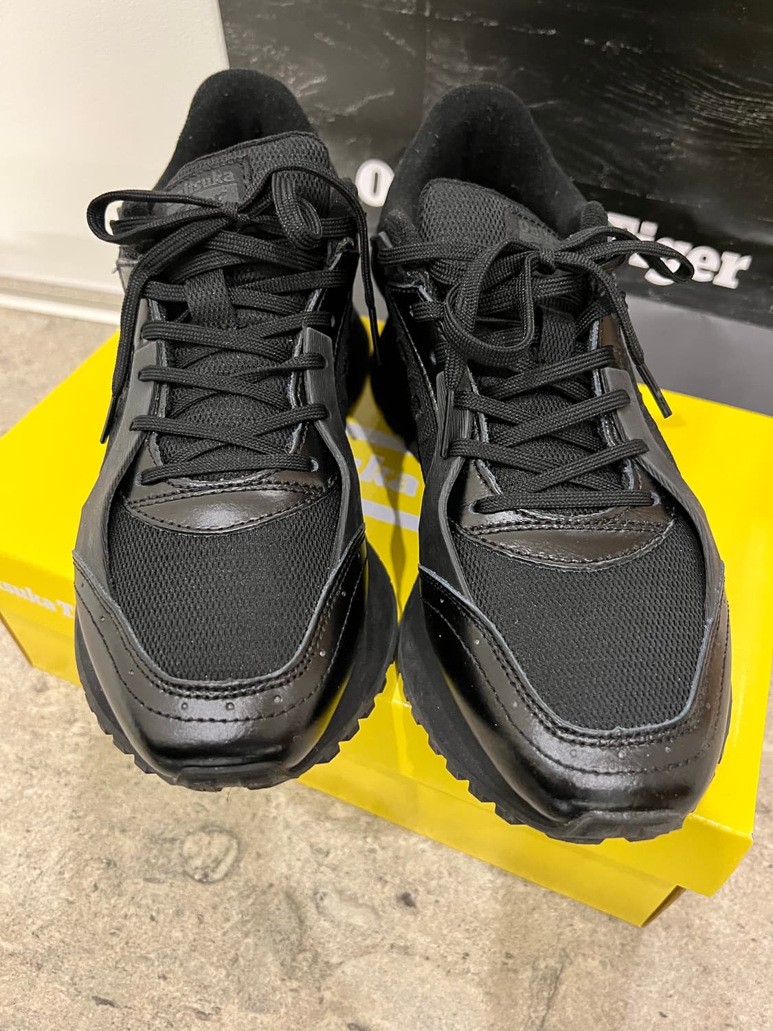 오니츠카타이거 올블랙 moage 245 상품이미지2