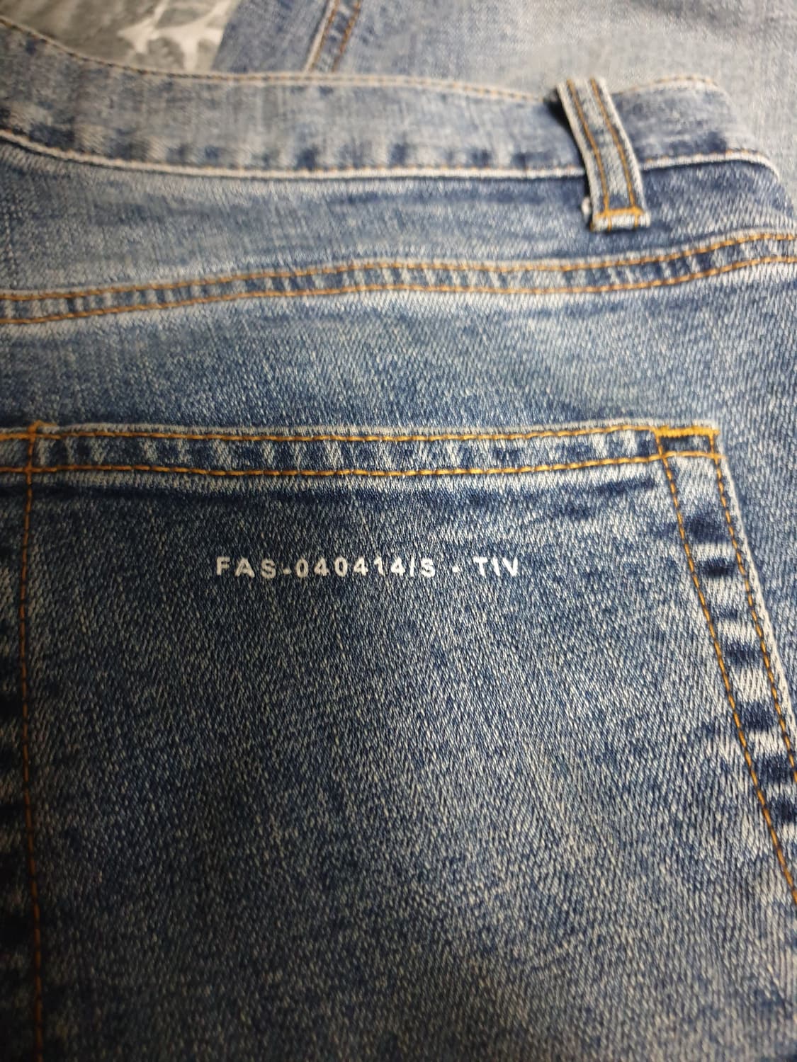 페이탈리즘 그레이쉬 블루 크롭 컷팅 데님팬츠 (34) 상품이미지4