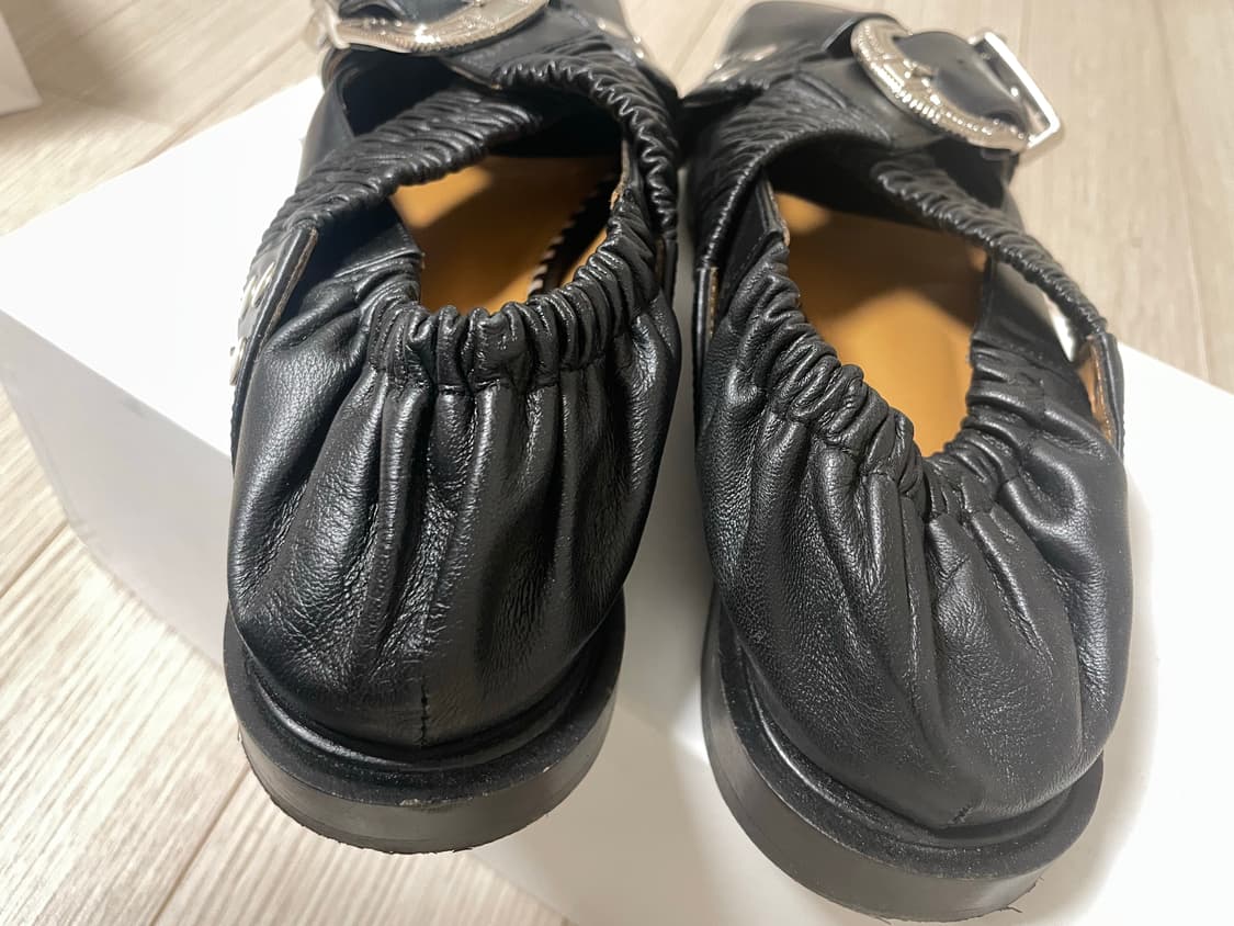 토가 풀라 버클 레더 발레리나 플랫 슈즈  상품이미지5