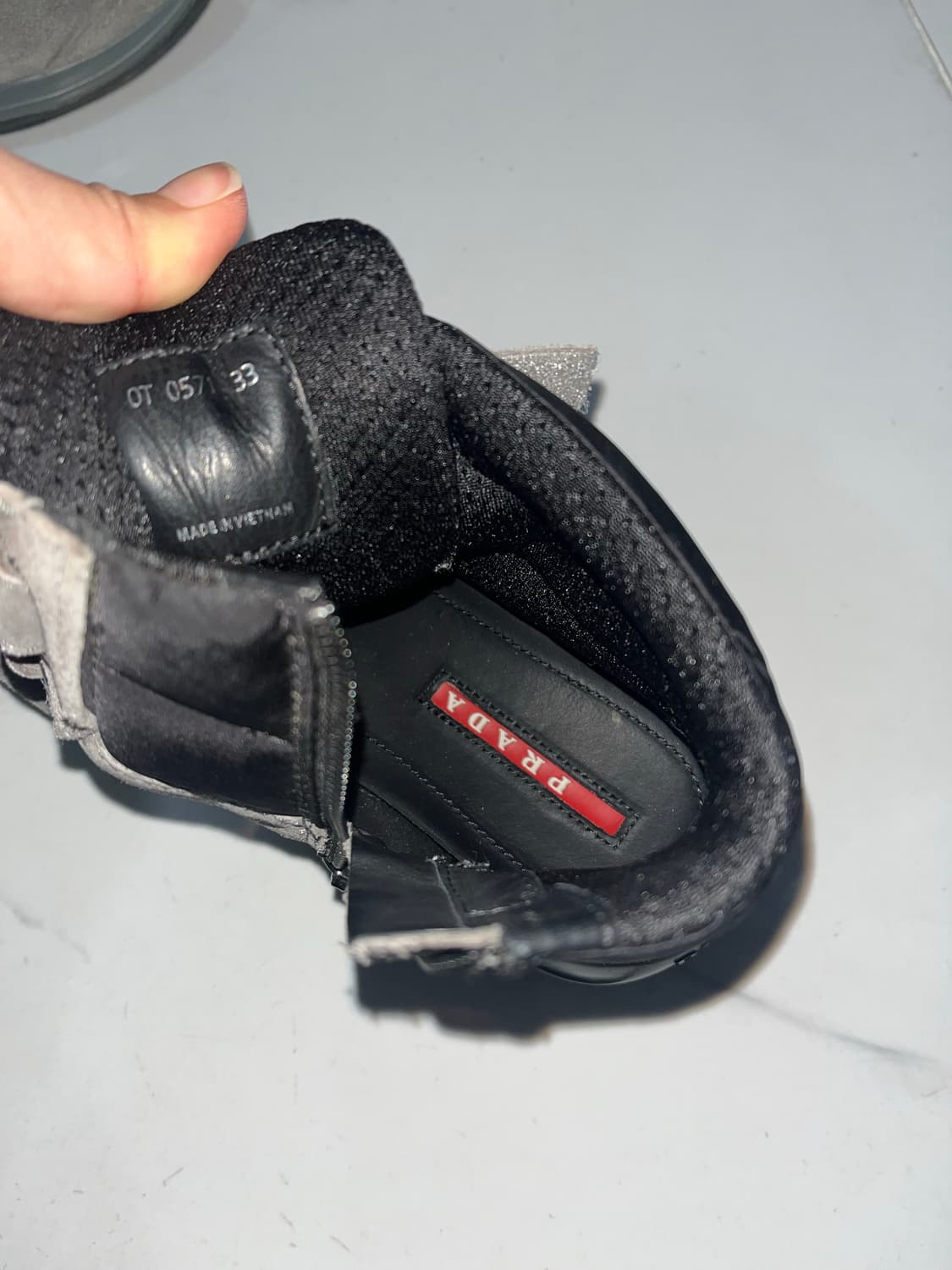 빈티지 프라다 스웨이드 벨크로 스니커즈 220 상품이미지4