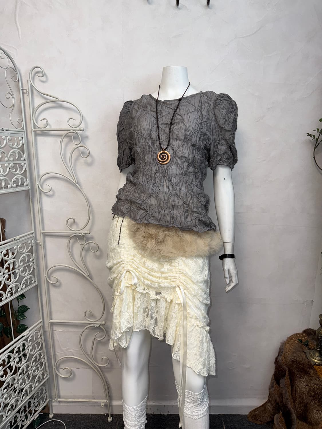 Gray diamond pleats half blouse 상품이미지4