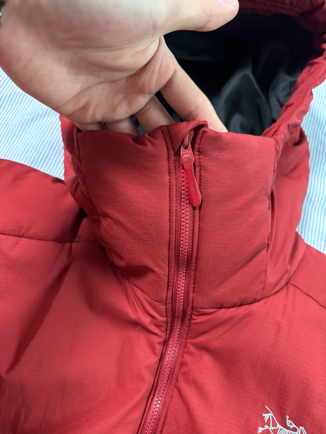 (S급) 아크테릭스 아톰 AR 후디 보르도 L 상품이미지5