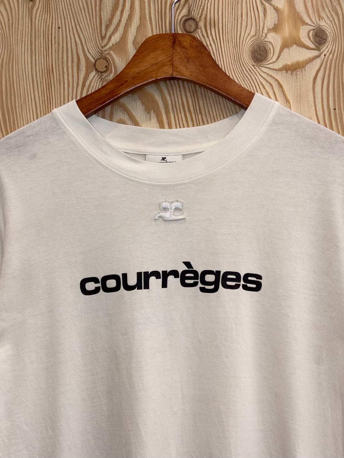 꾸레쥬 로고 프린팅 반팔 상품이미지2