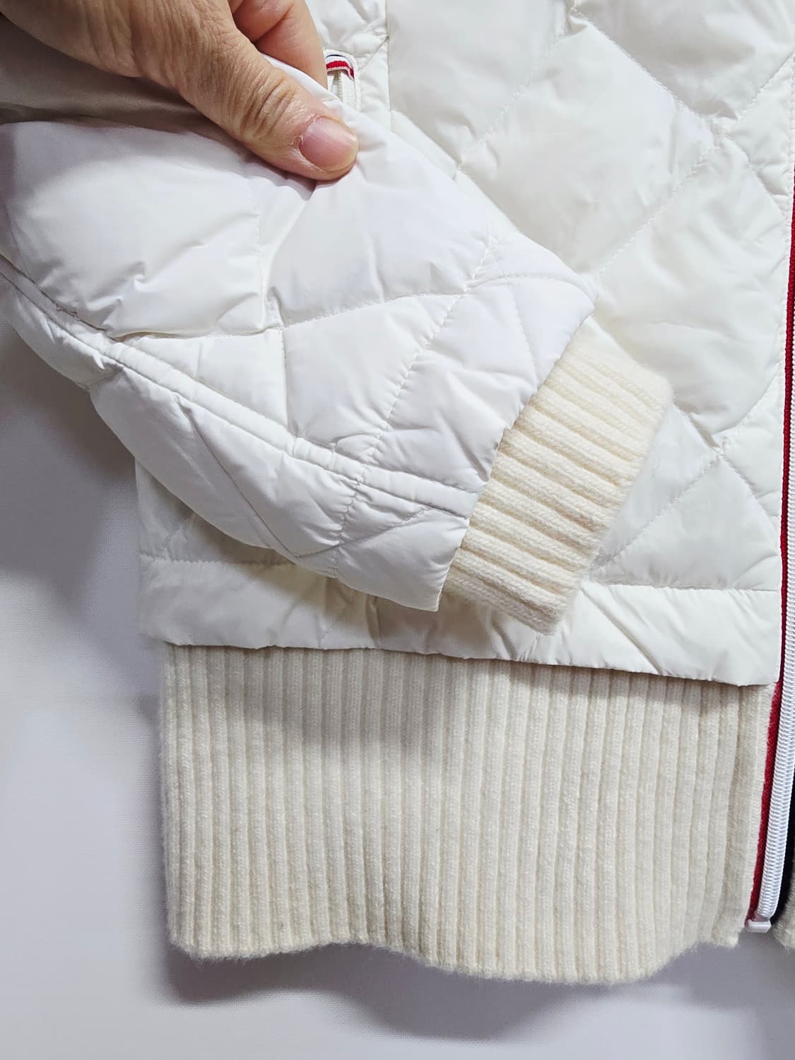팬텀 여성 퀼팅 다운패딩 화이트 캐시미어 상품이미지4