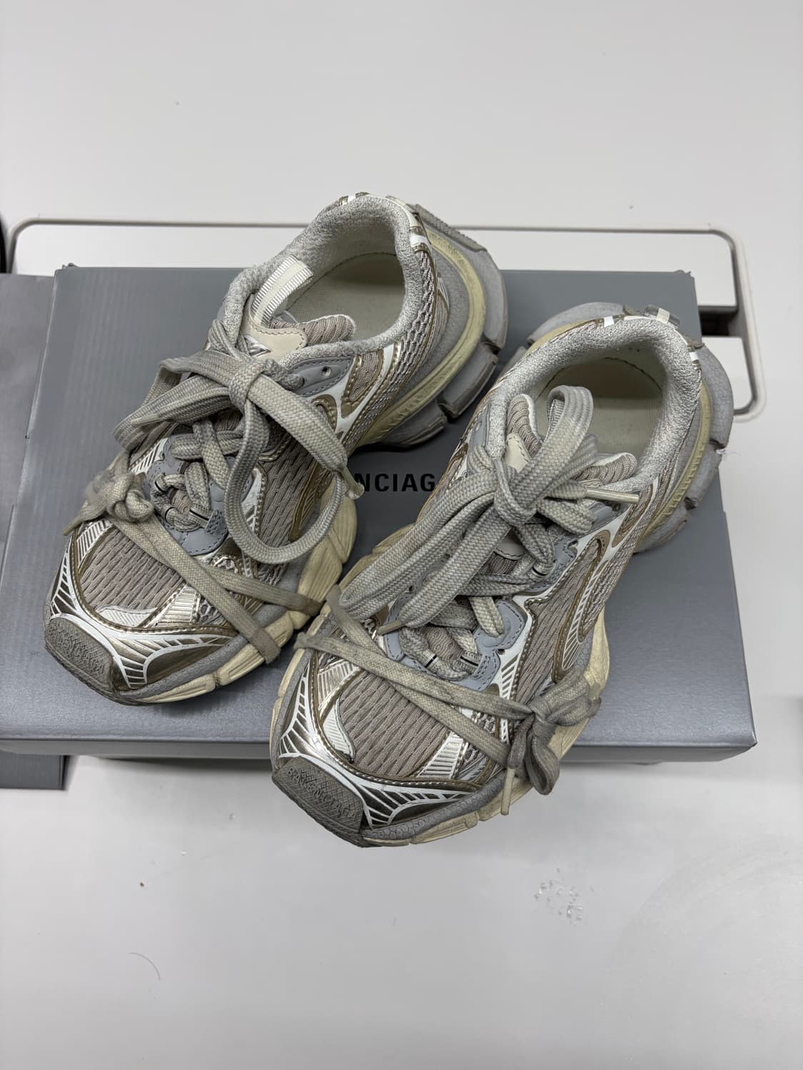 발렌시아가 3XL 에그쉘 37 상품이미지4