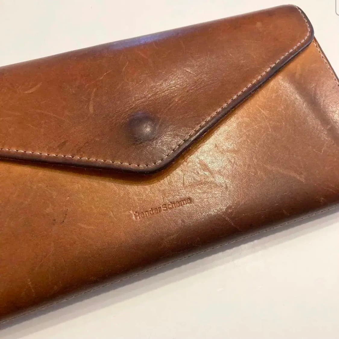헨더스킴 원피스 월넛브라운 소가죽 장지갑 상품이미지3