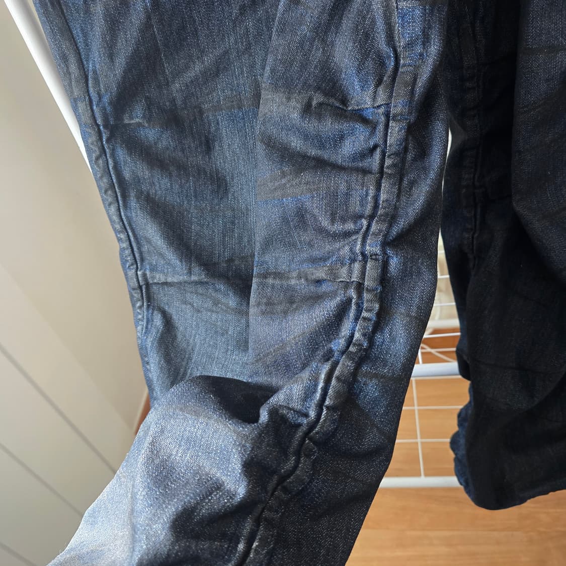 [48] 준지 25ss 오일 데님 퍼커링 카고팬츠 상품이미지2