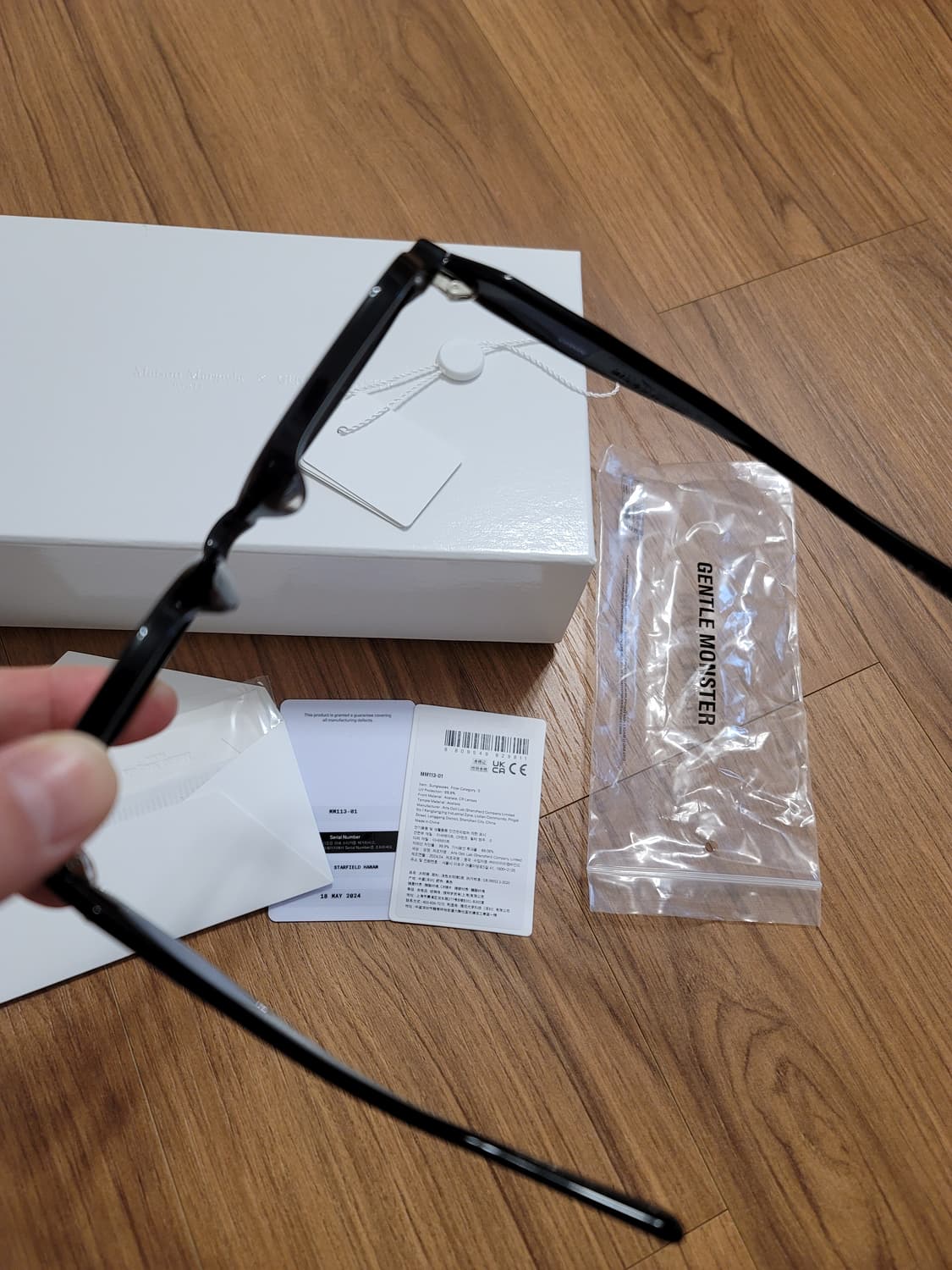 젠틀몬스터 마르지엘라 mm113 블랙 판매합니다. 상품이미지2