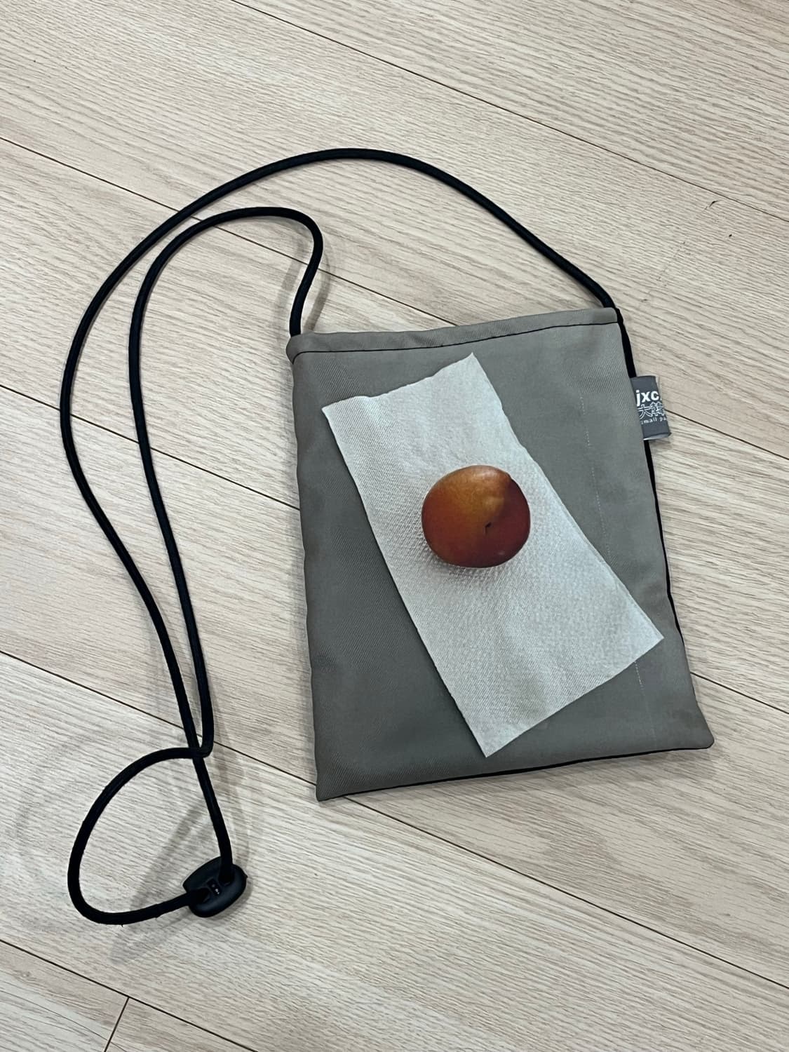 지초이 크로스백  상품이미지1