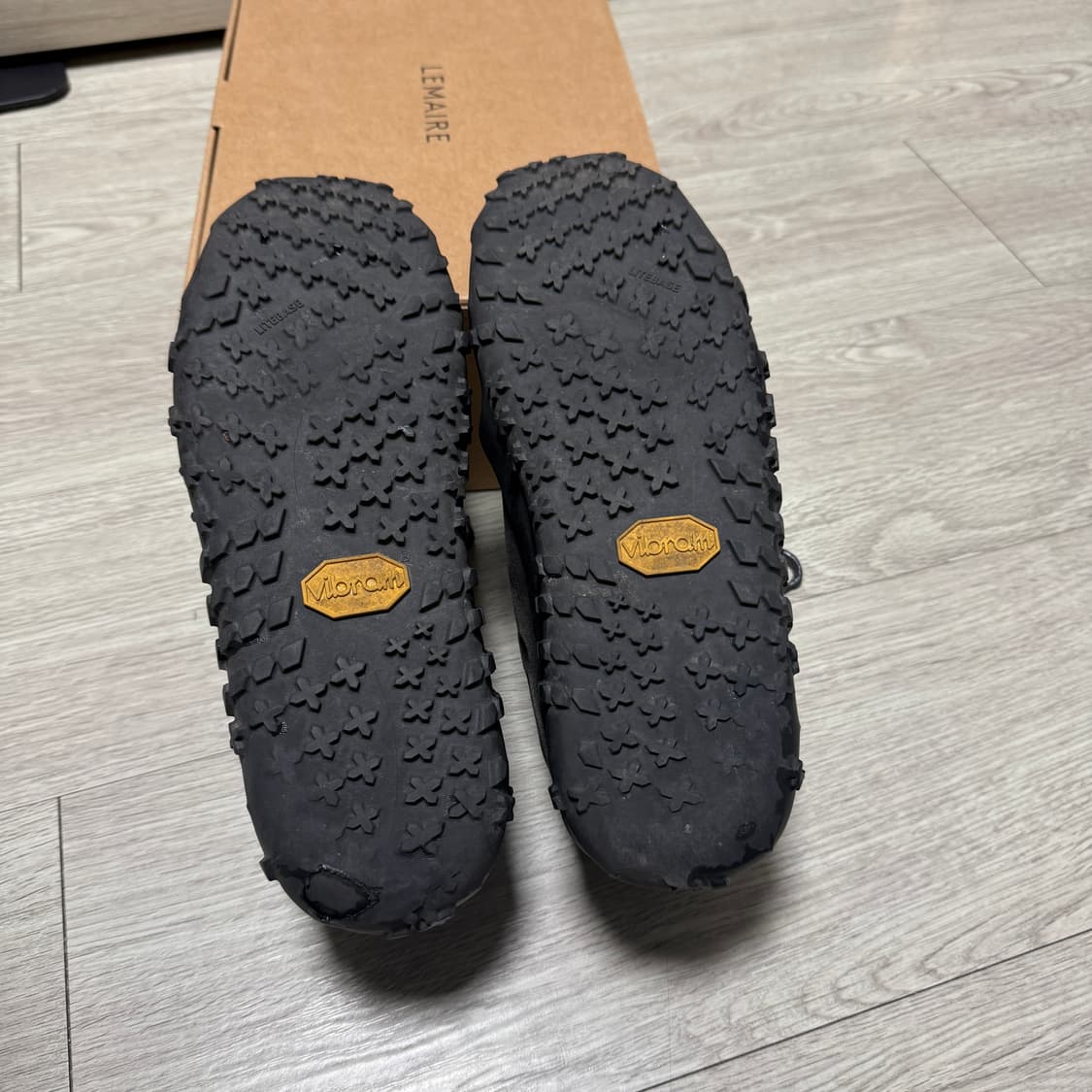 르메르 비브람 랩 온 스니커즈 아스팔트 43 상품이미지6