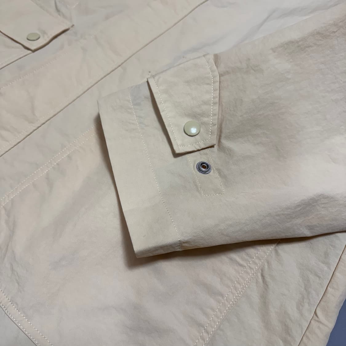 디젤(DIESEL) 22ss 아이보리컬러 서클로고 후드 루즈 모즈 코트 상품이미지6