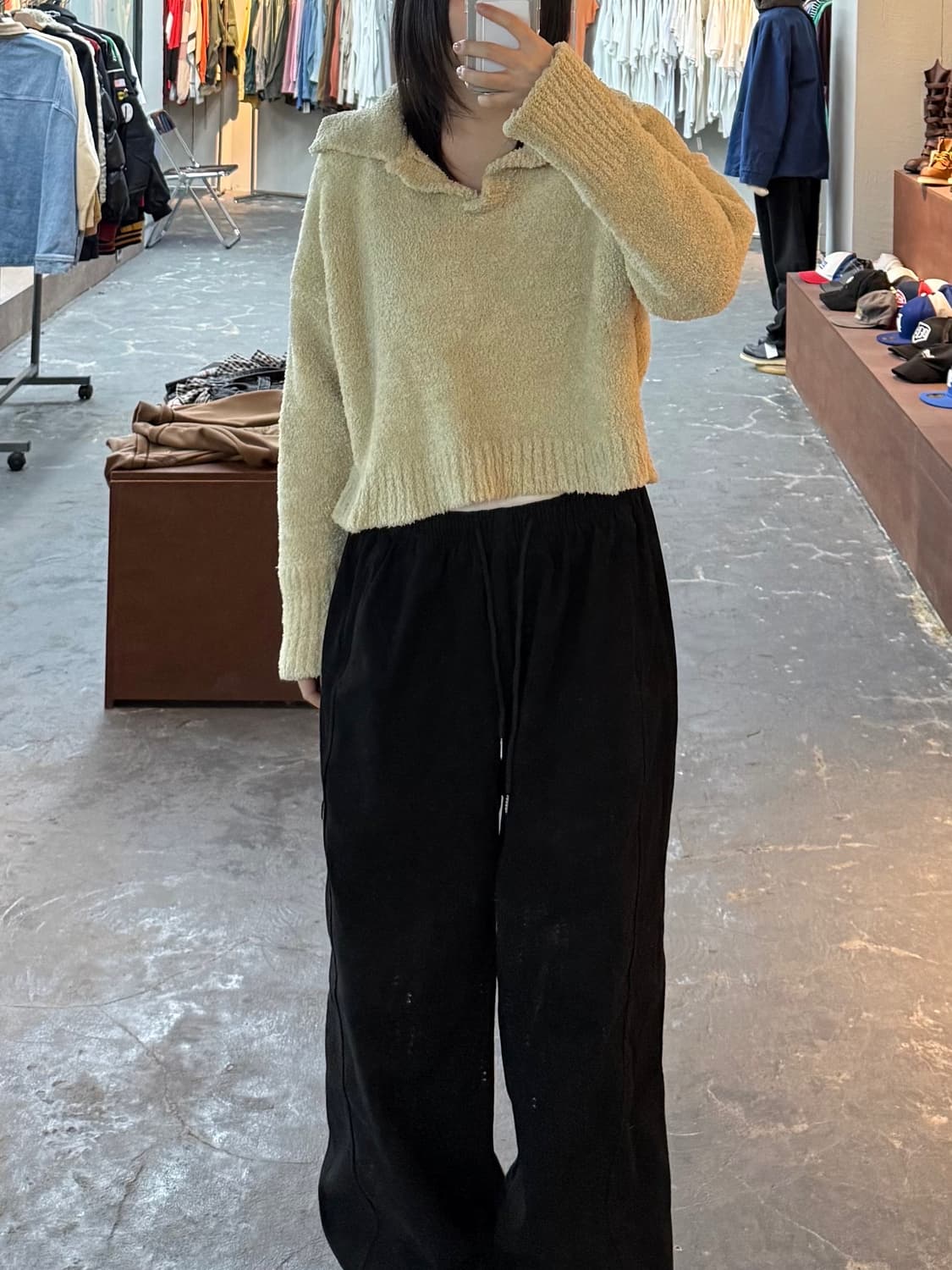 마뗑킴 부클레 크롭 오픈 카라 스웨터 H1327 상품이미지1