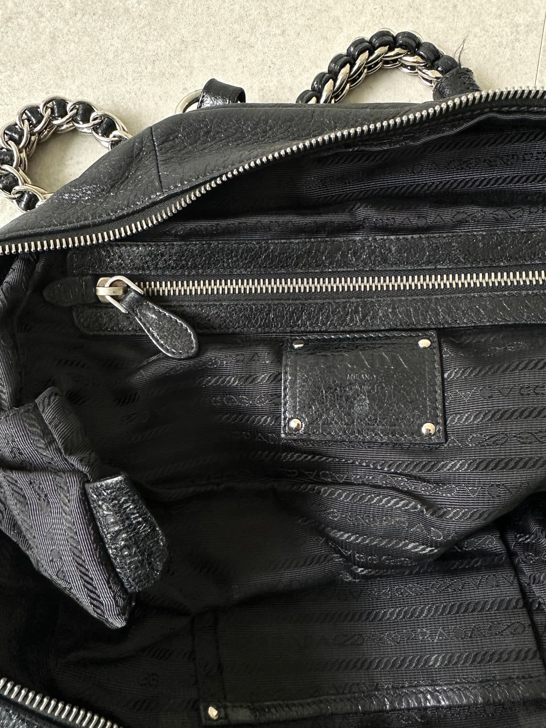 프라다 CERVO LUX 블랙 펄 레더 체인백 상품이미지8