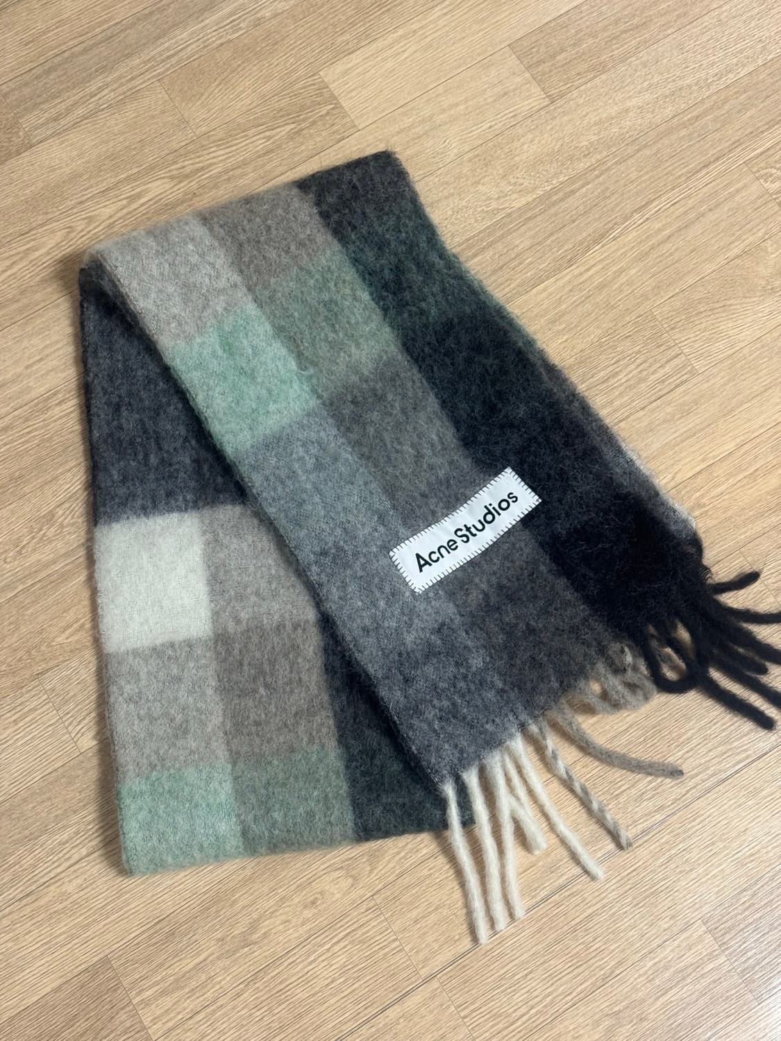 아크네스튜디오 머플러 그린 그레이 블랙 상품이미지1