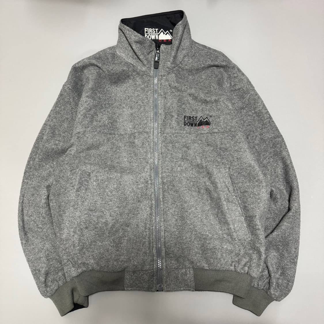 퍼스트다운 블랙 자수로고 리버시블 멜란지 플리스 2way 하이넥 자켓 상품이미지7