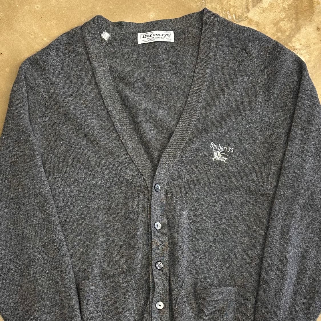 40 버버리 그레이 램스울 브이넥 가디건 상품이미지1