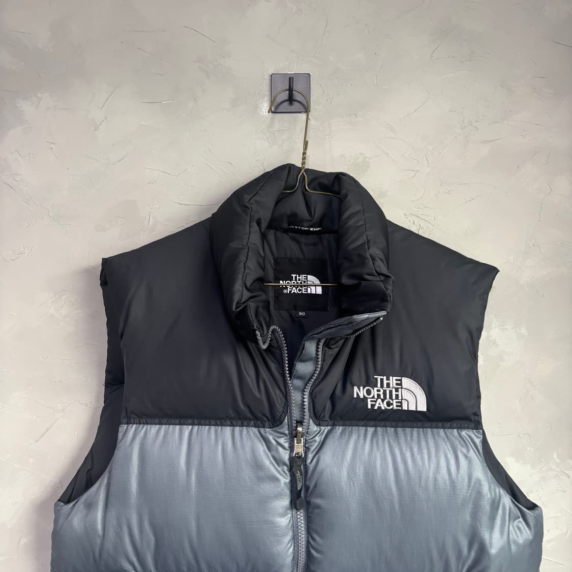 노스페이스 700 눕시 구스다운 패딩조끼 그레이 상품이미지2