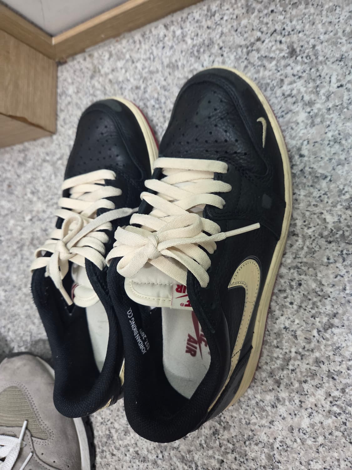 조던 1 x 나이젤 실베스터 260팝니다 상품이미지1