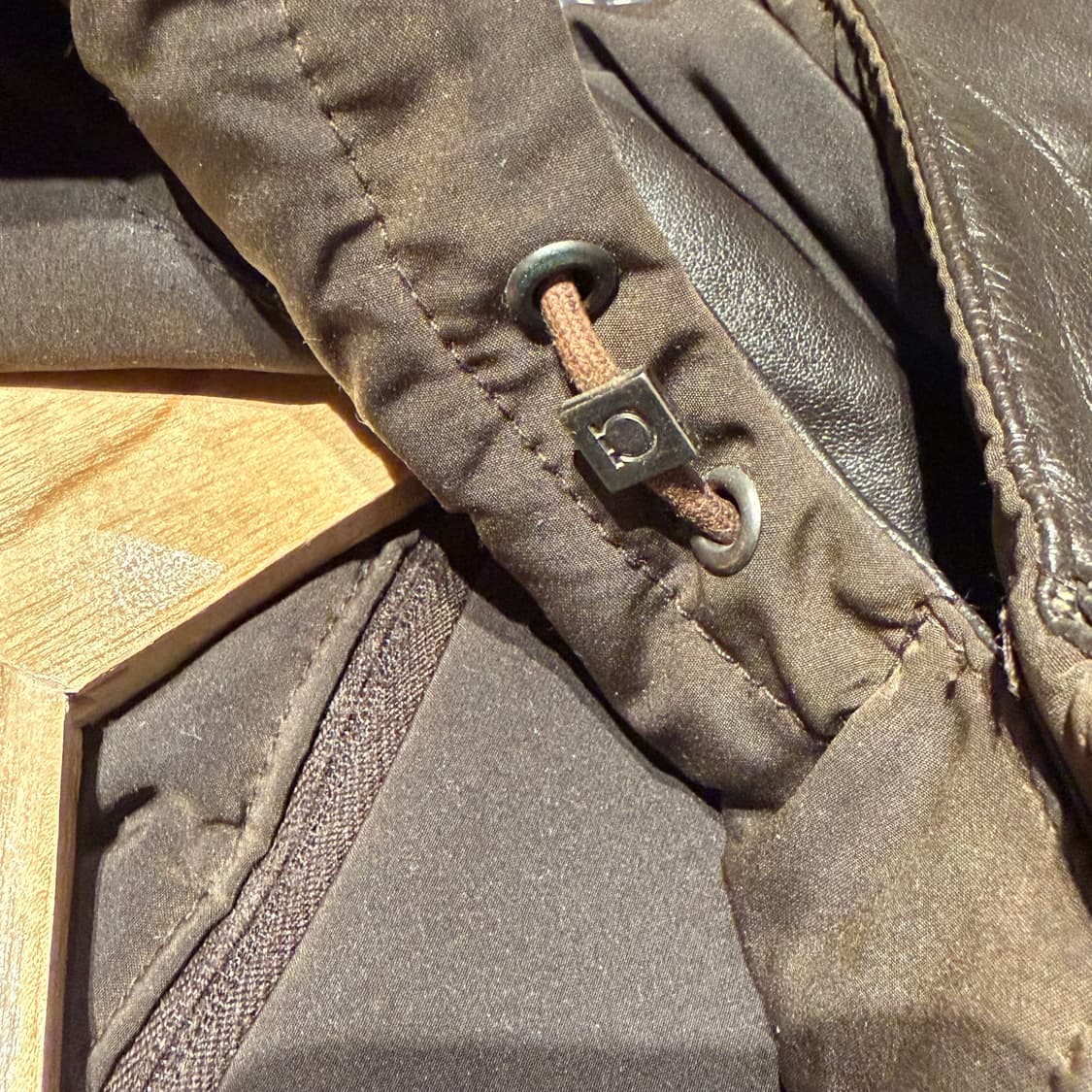 페라가모 램스킨 패디드 리버스블 코트 54 L 왁스코튼 상품이미지6