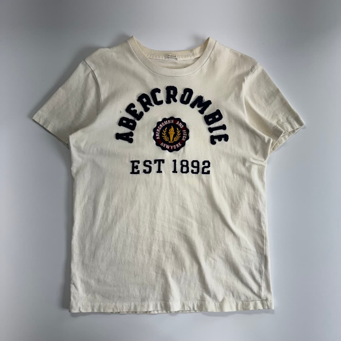 Abercrombie 아베크롬비 아치 로고 아이보리 반팔 상품이미지3