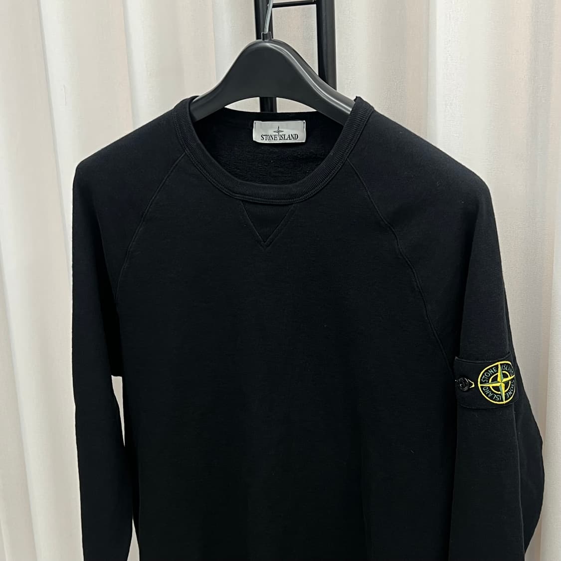 스톤아일랜드 맨투맨 블랙 (L) 상품이미지3