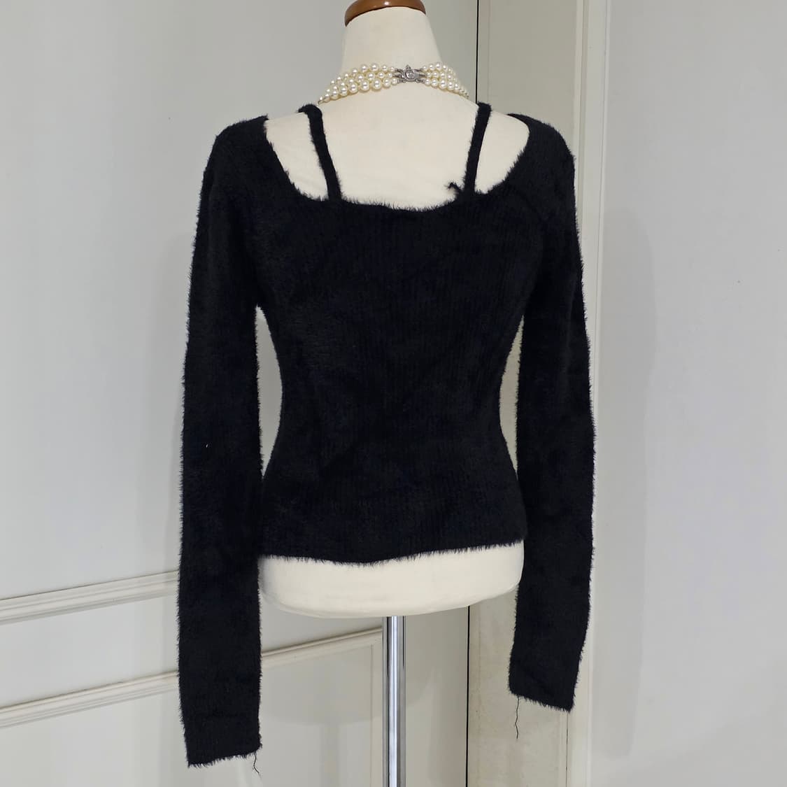 빈티지 에이블리 블랙 브이넥 앙고라 갸루 오프숄더컷 어깨트임 니트 상품이미지4