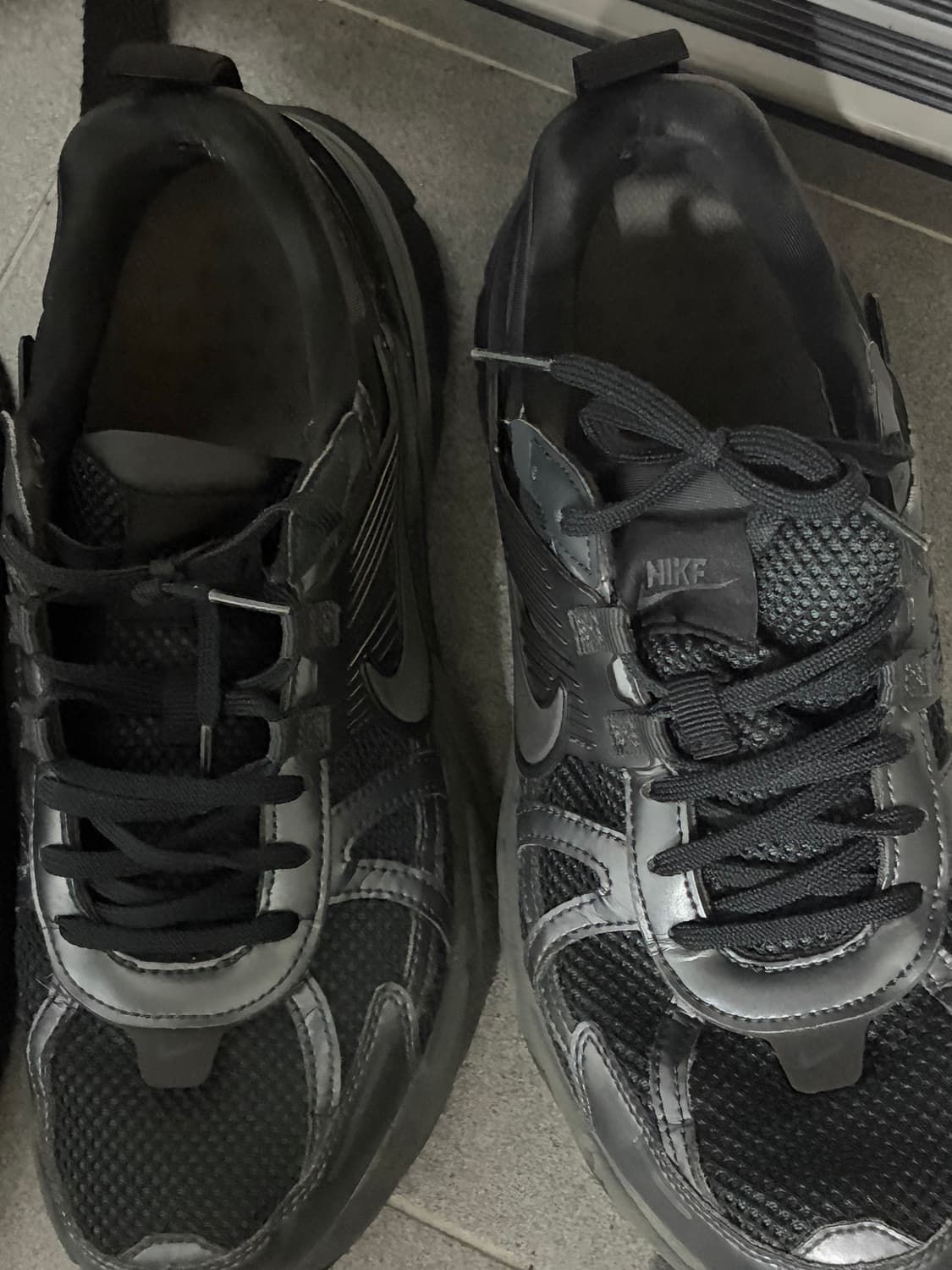 나이키 v2k 런 블랙 앤트러사이트 275 상품이미지8