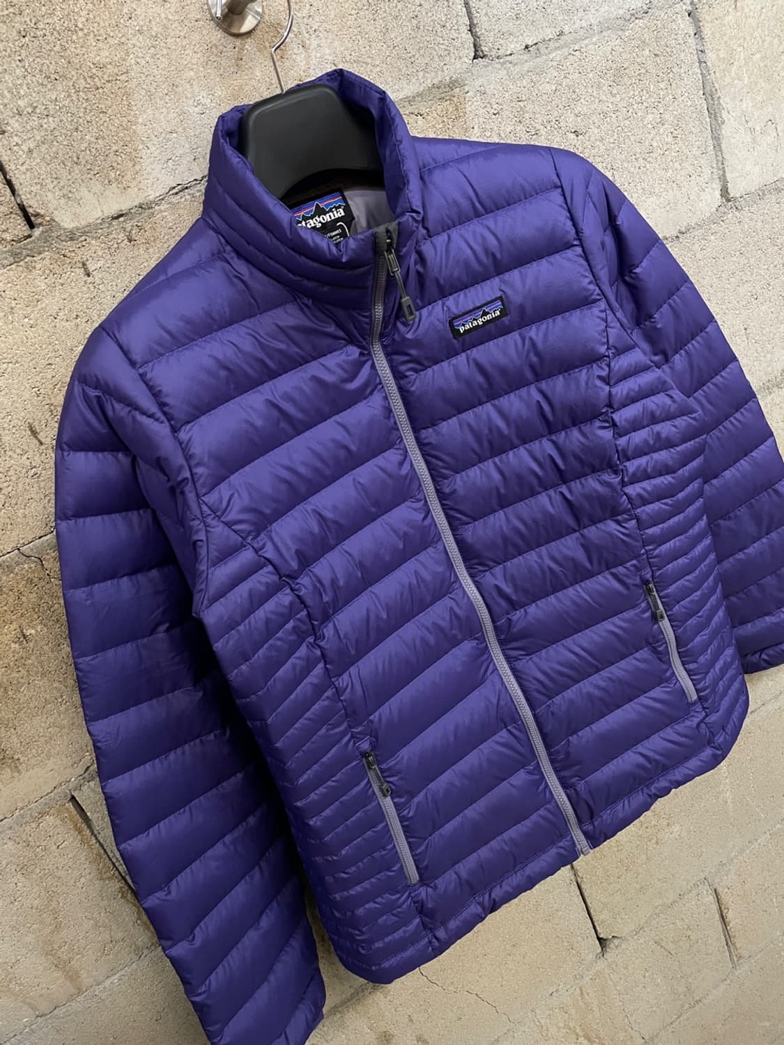 파타고니아 퍼플 경량 패딩 상품이미지3