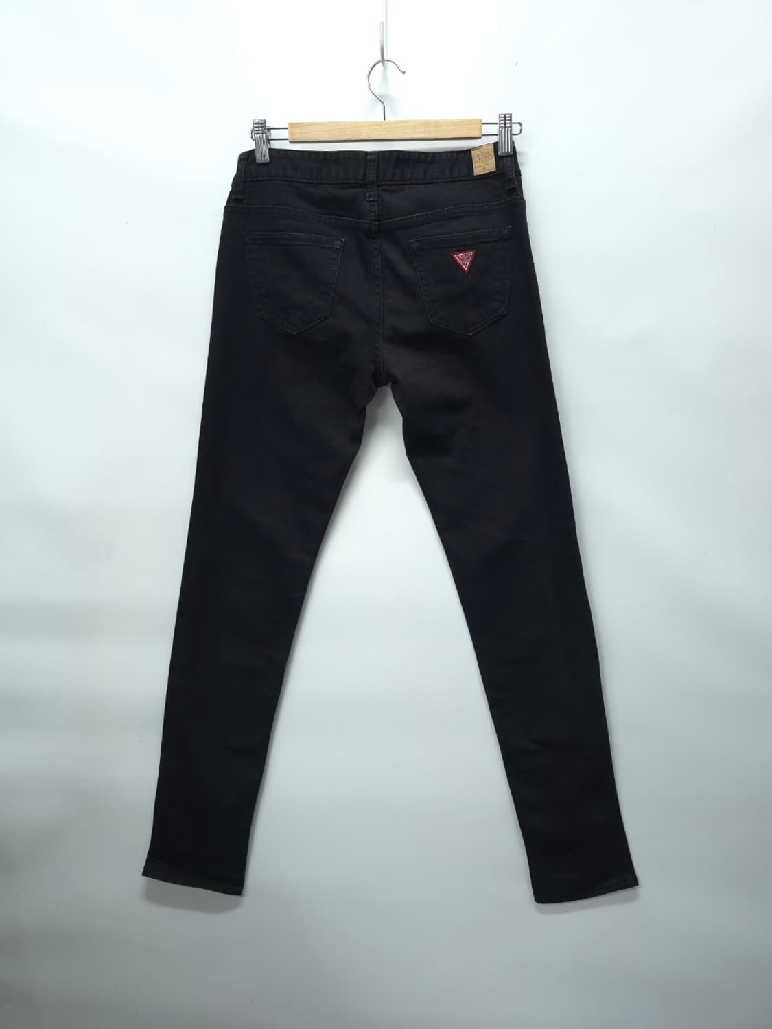 게스(GUESS) 슬림 스트레이트 블랙진 (여성28) 상품이미지5