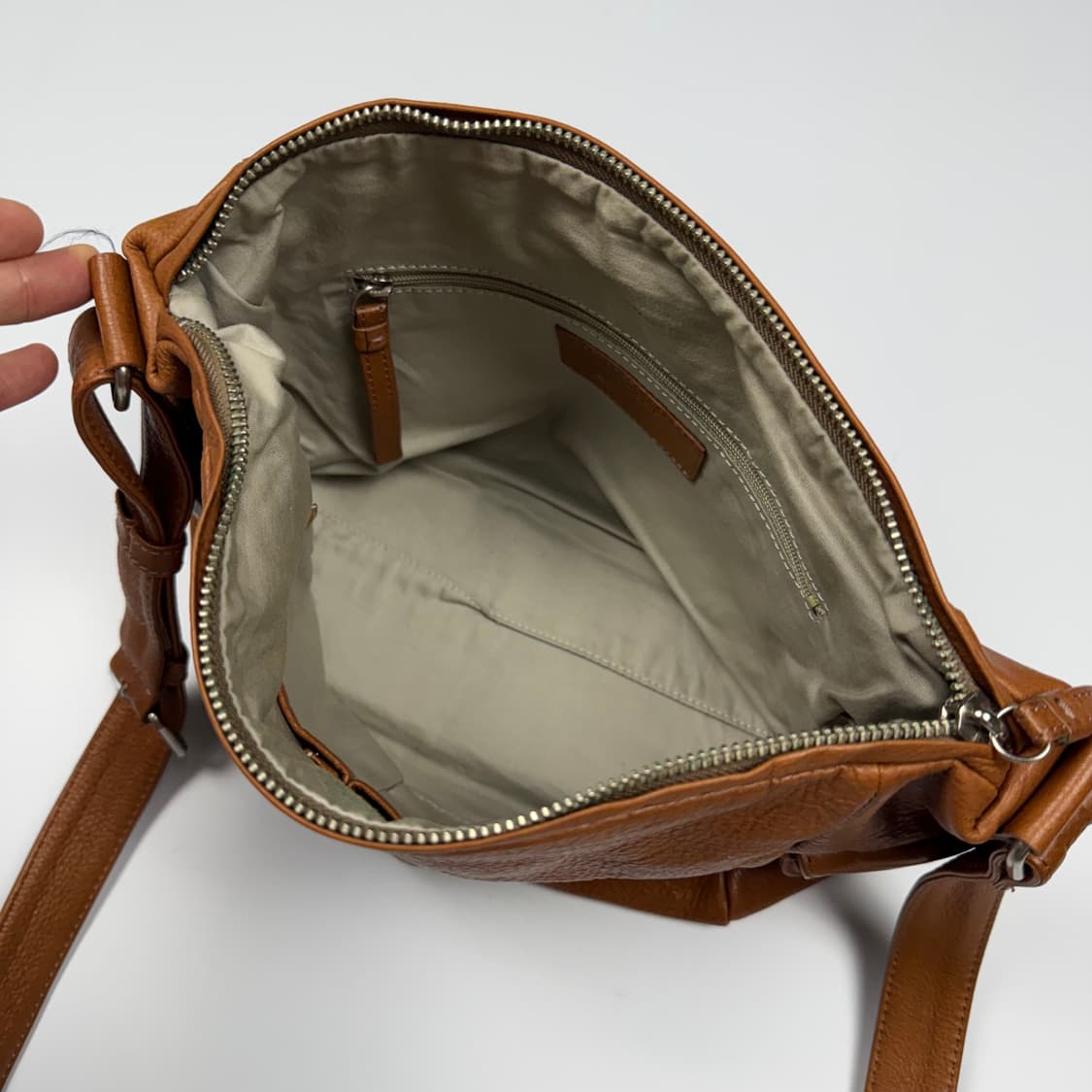 마가렛호웰 가죽 숄더백 상품이미지7