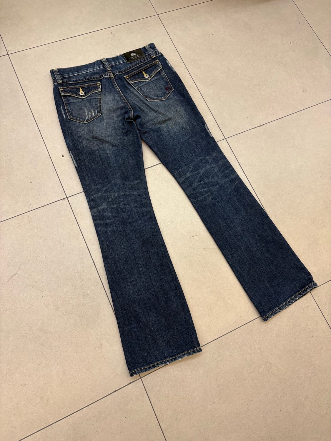 버버리 블랙라벨 디스트레스드 데님 상품이미지6