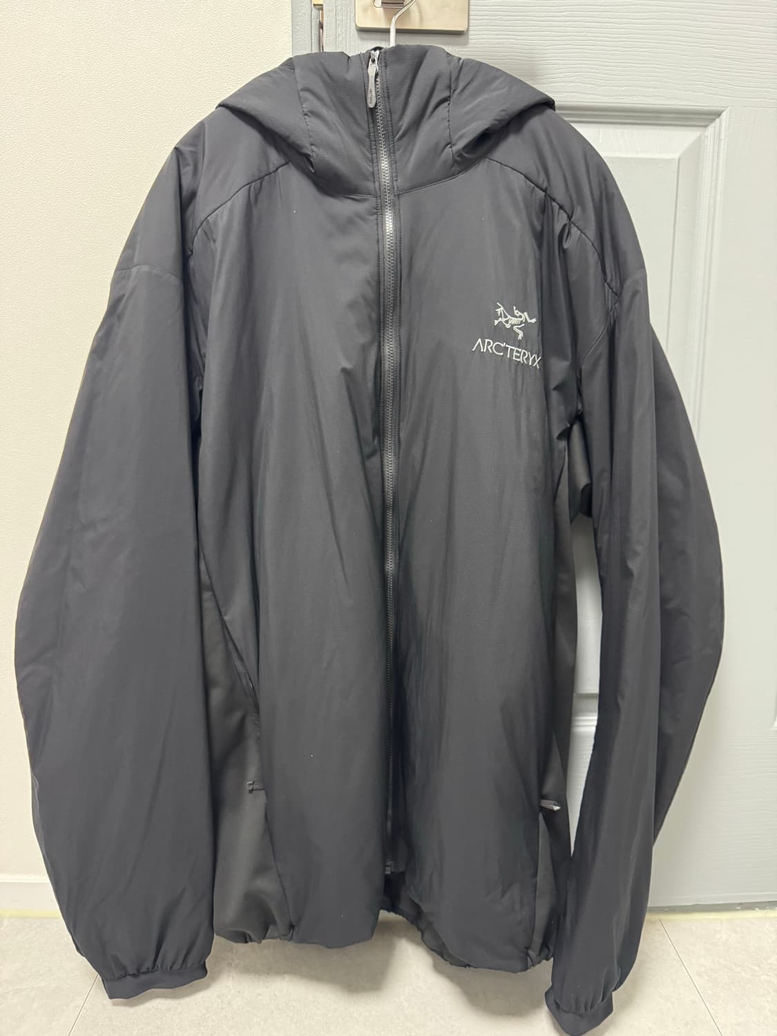 아크테릭스 아톰 후디 xl 블랙 판매 세륨 토륨 리프 다이와피어 나나미카 상품이미지1